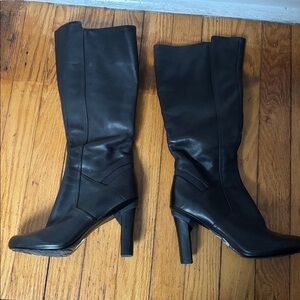 Tsubo black leather boots. Size 5.5